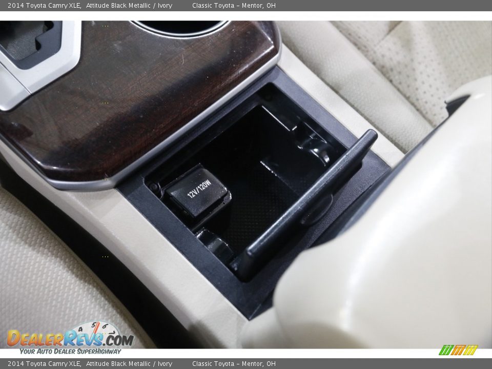 2014 Toyota Camry XLE Attitude Black Metallic / Ivory Photo #14