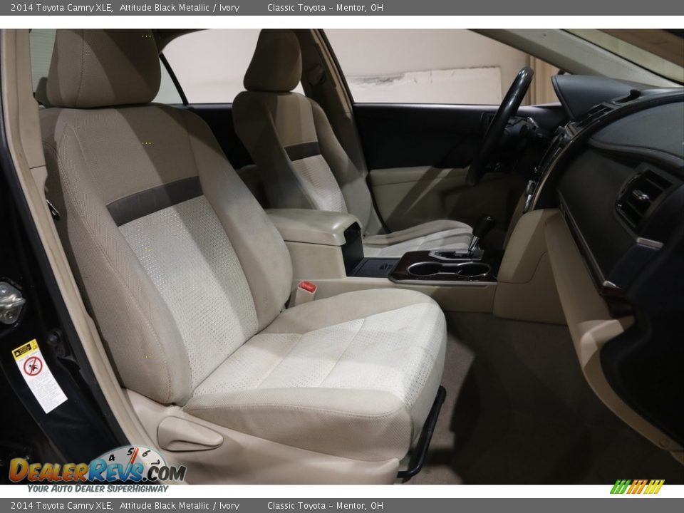 2014 Toyota Camry XLE Attitude Black Metallic / Ivory Photo #15
