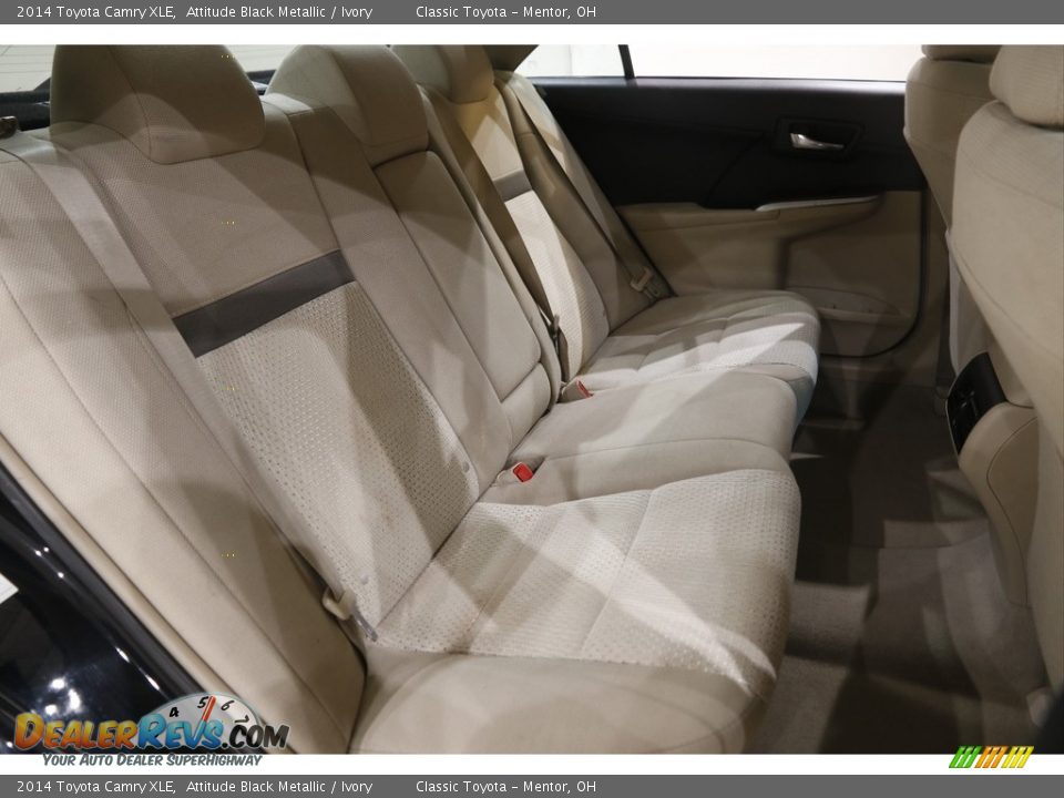 2014 Toyota Camry XLE Attitude Black Metallic / Ivory Photo #16
