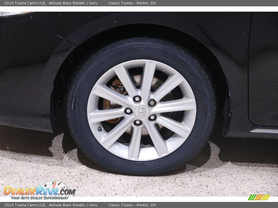 2014 Toyota Camry XLE Attitude Black Metallic / Ivory Photo #20