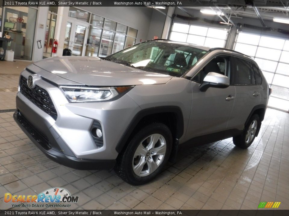 2021 Toyota RAV4 XLE AWD Silver Sky Metallic / Black Photo #12