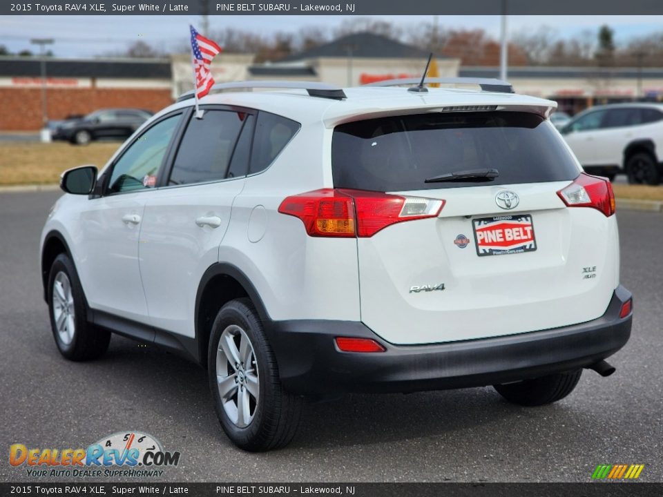 2015 Toyota RAV4 XLE Super White / Latte Photo #16