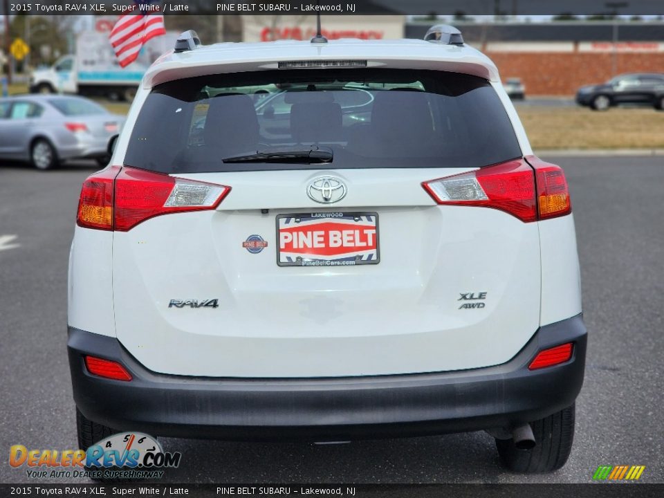 2015 Toyota RAV4 XLE Super White / Latte Photo #17