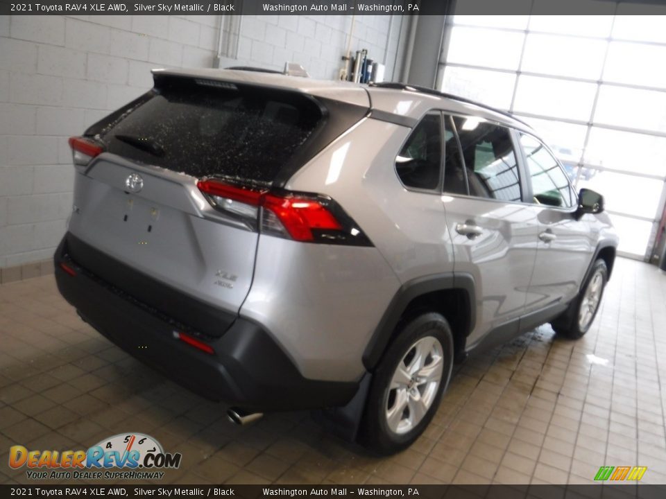 2021 Toyota RAV4 XLE AWD Silver Sky Metallic / Black Photo #15