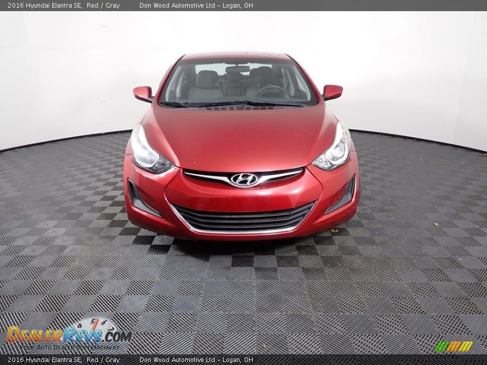 2016 Hyundai Elantra SE Red / Gray Photo #2