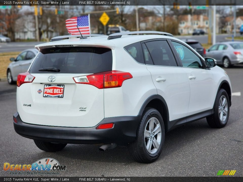 2015 Toyota RAV4 XLE Super White / Latte Photo #18