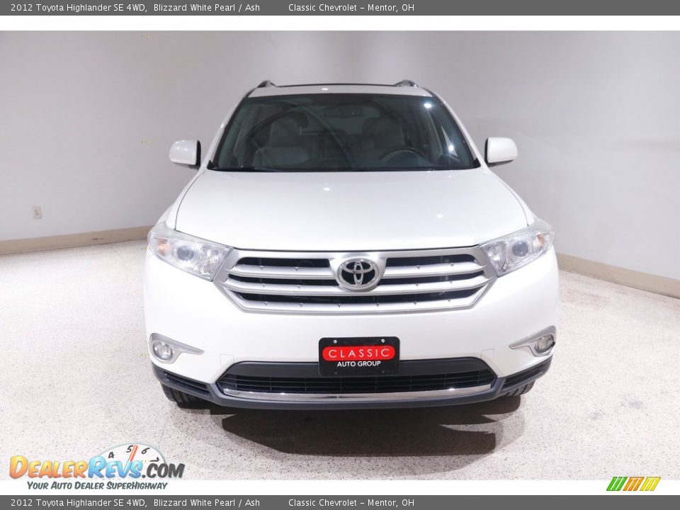 2012 Toyota Highlander SE 4WD Blizzard White Pearl / Ash Photo #2