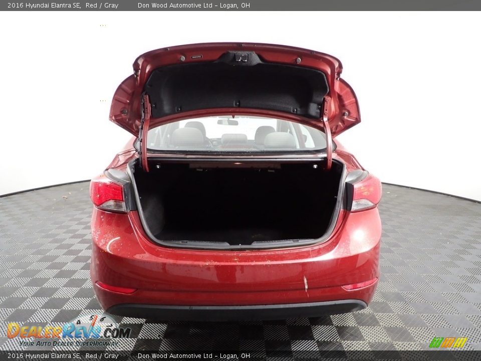 2016 Hyundai Elantra SE Red / Gray Photo #6