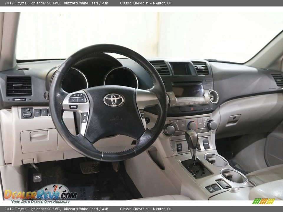 2012 Toyota Highlander SE 4WD Blizzard White Pearl / Ash Photo #6