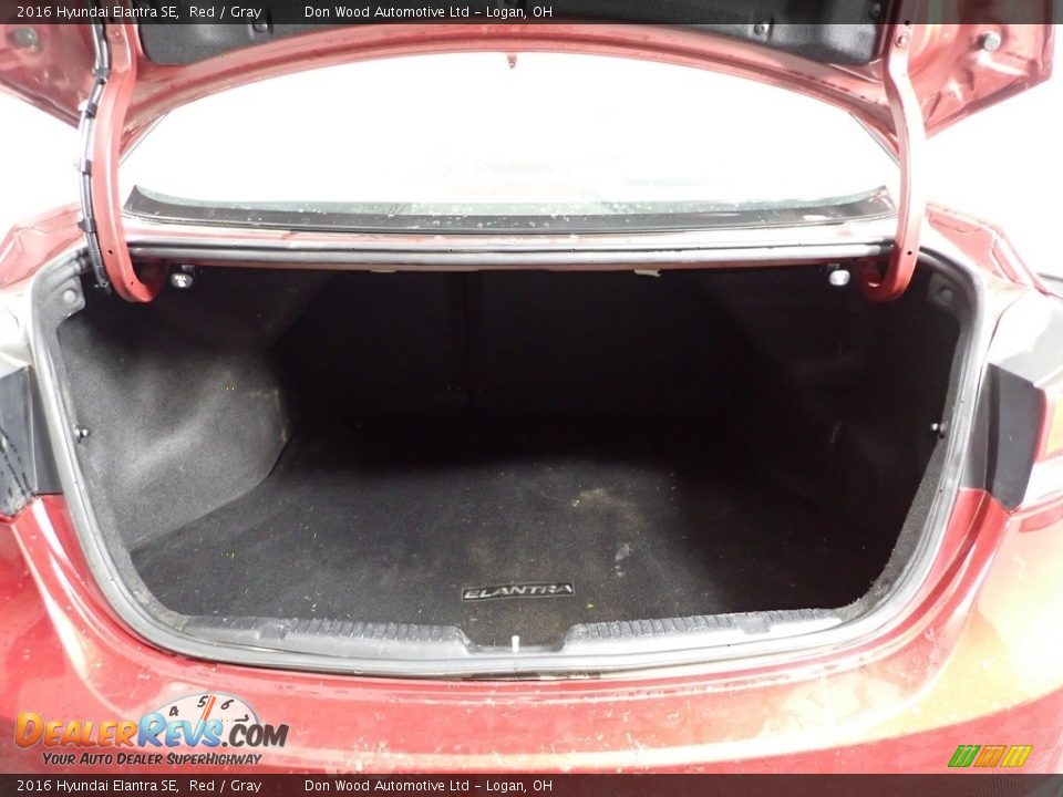 2016 Hyundai Elantra SE Red / Gray Photo #7