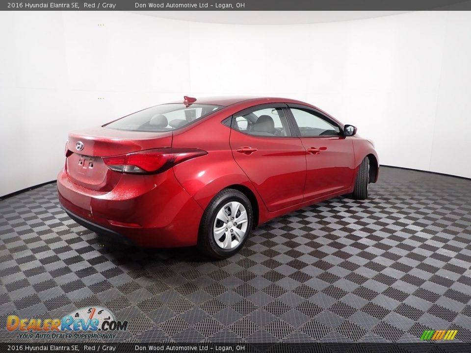2016 Hyundai Elantra SE Red / Gray Photo #8