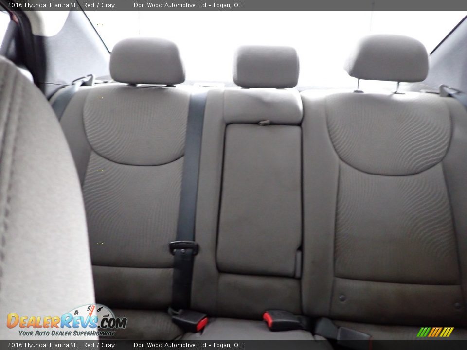2016 Hyundai Elantra SE Red / Gray Photo #18