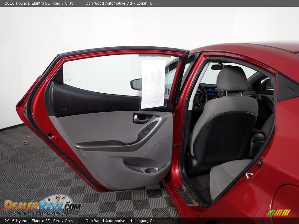 2016 Hyundai Elantra SE Red / Gray Photo #19