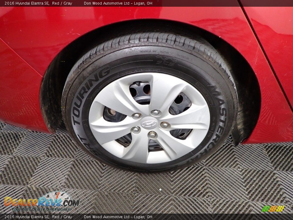 2016 Hyundai Elantra SE Red / Gray Photo #26