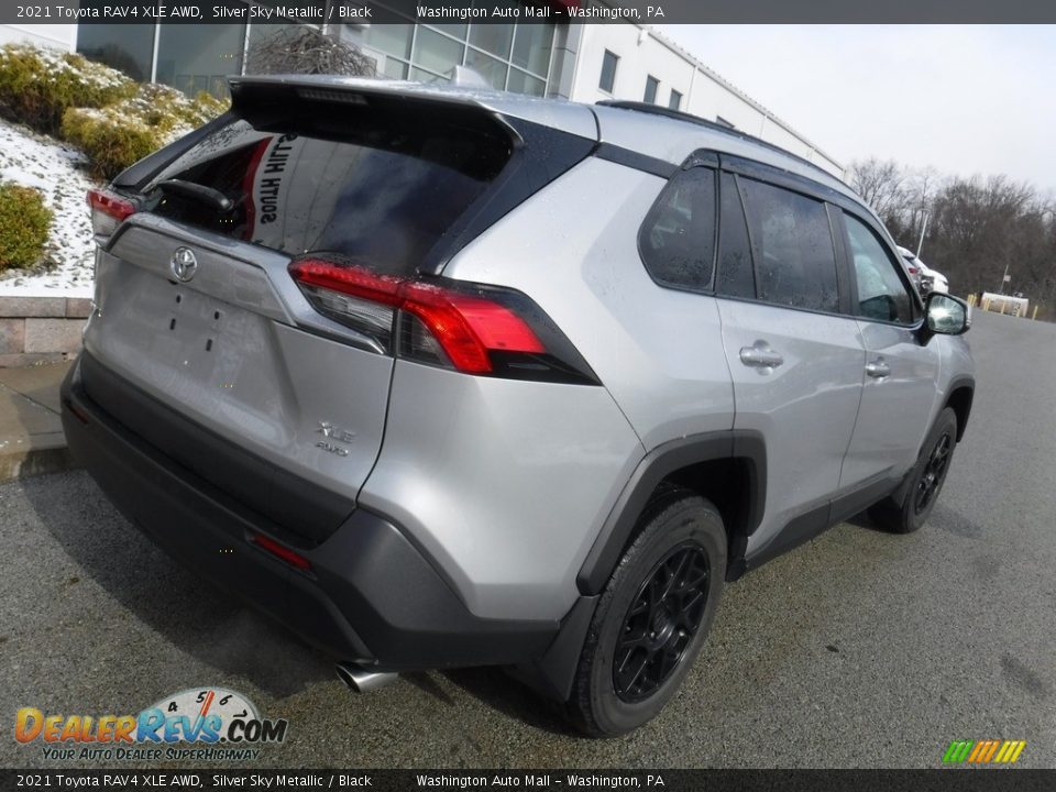 2021 Toyota RAV4 XLE AWD Silver Sky Metallic / Black Photo #13