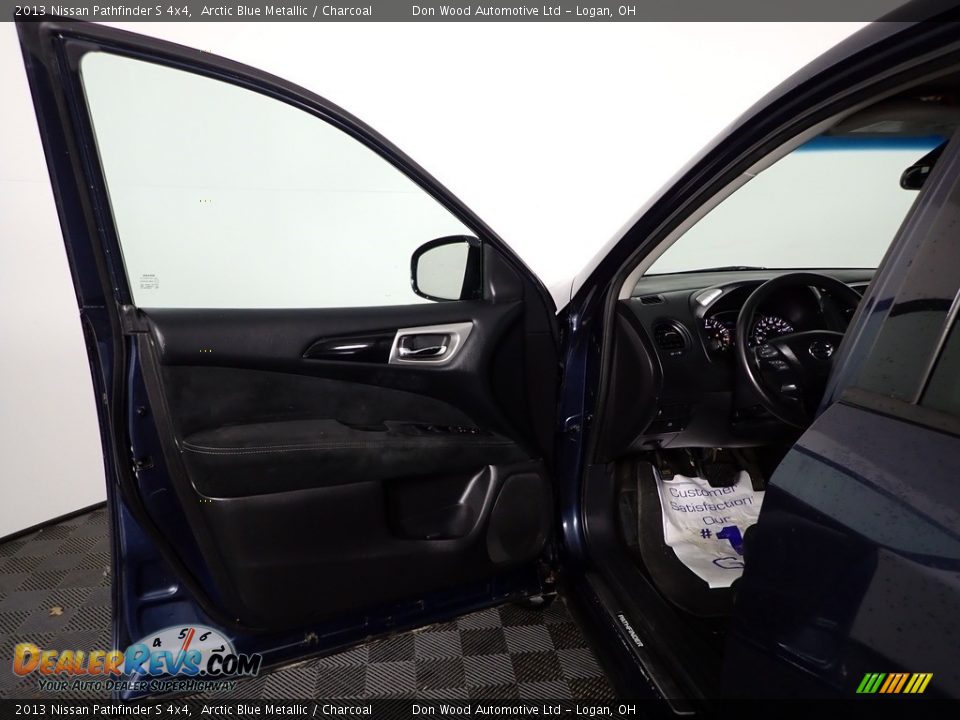 2013 Nissan Pathfinder S 4x4 Arctic Blue Metallic / Charcoal Photo #10