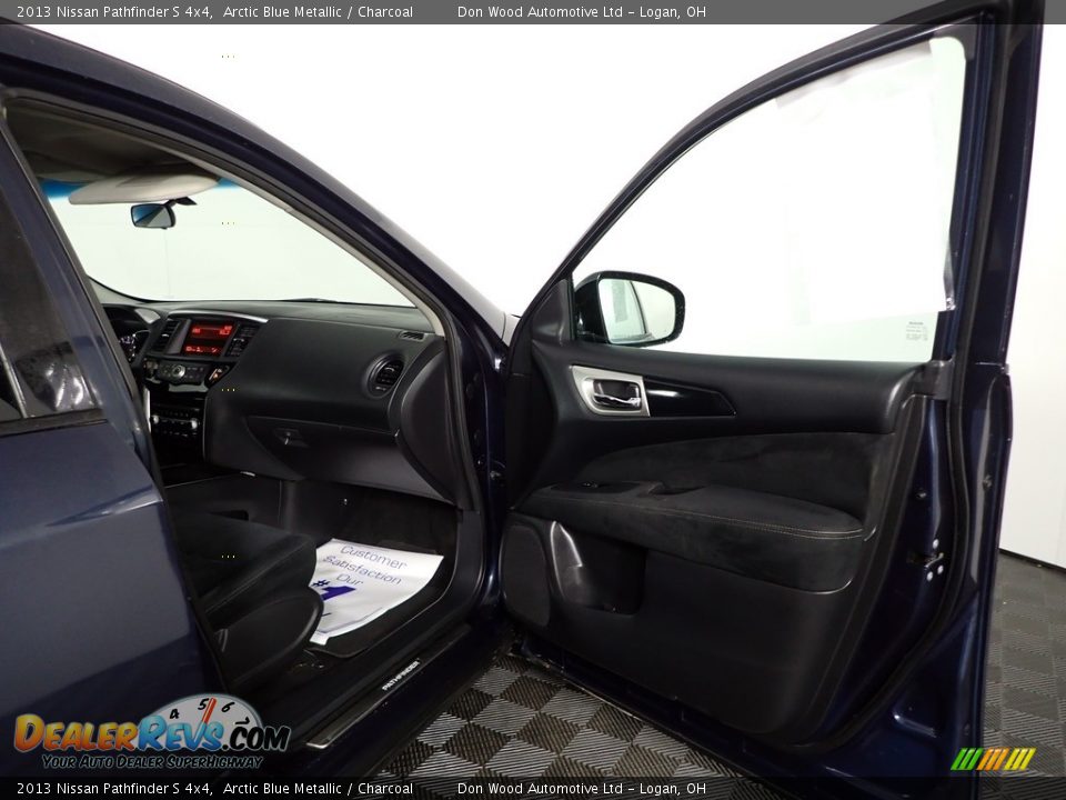 2013 Nissan Pathfinder S 4x4 Arctic Blue Metallic / Charcoal Photo #24