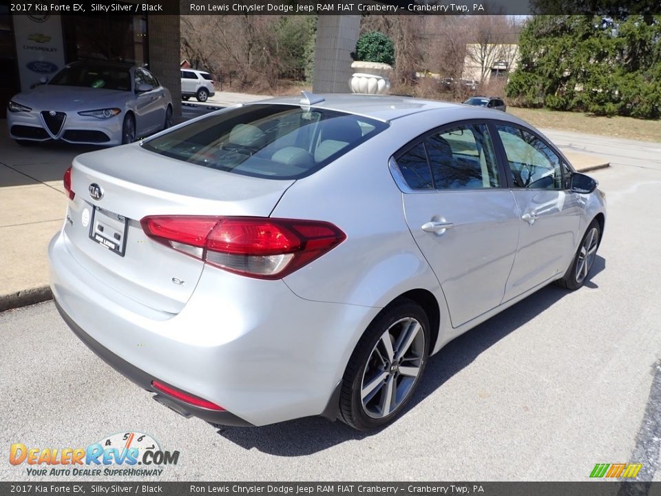 2017 Kia Forte EX Silky Silver / Black Photo #8