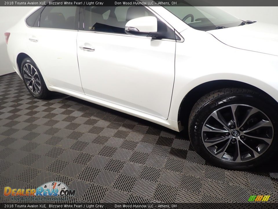 2018 Toyota Avalon XLE Blizzard White Pearl / Light Gray Photo #6