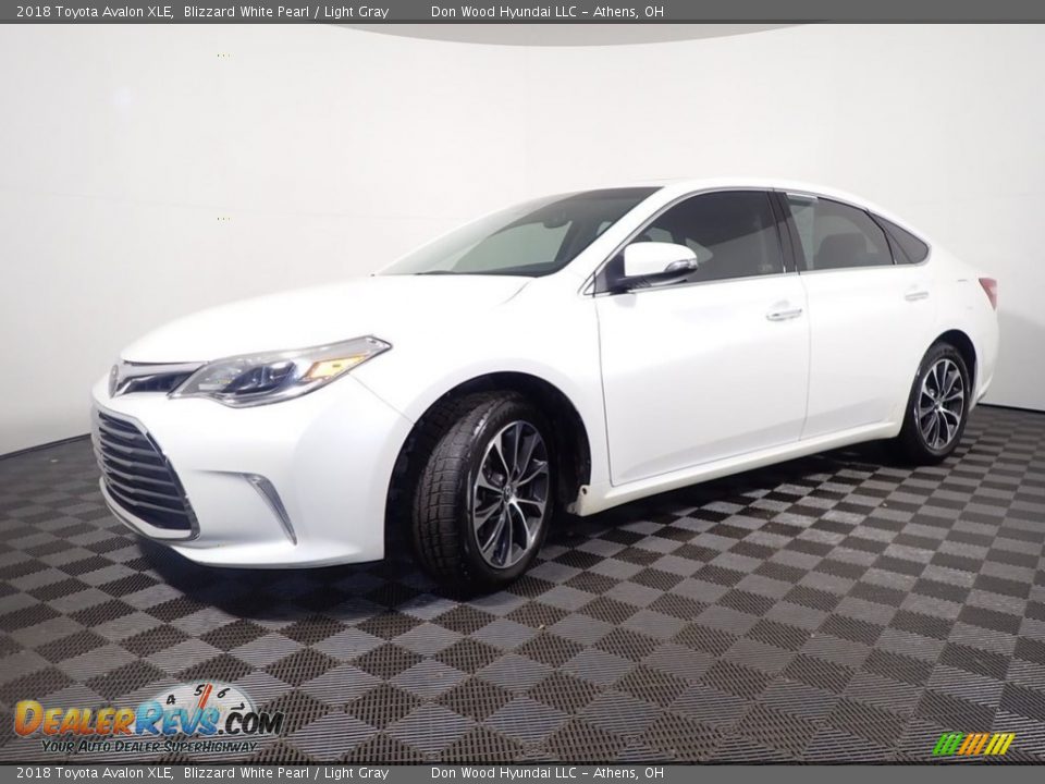 2018 Toyota Avalon XLE Blizzard White Pearl / Light Gray Photo #11