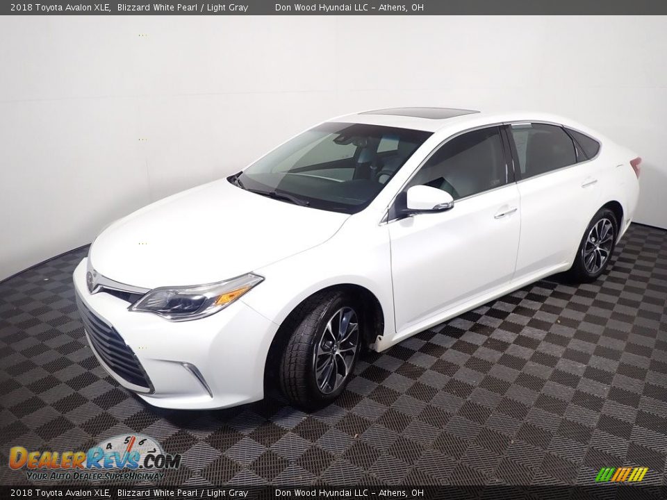 2018 Toyota Avalon XLE Blizzard White Pearl / Light Gray Photo #12