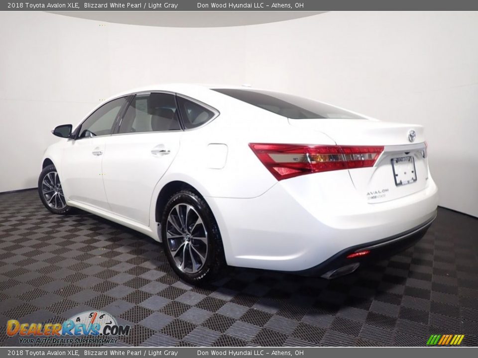 2018 Toyota Avalon XLE Blizzard White Pearl / Light Gray Photo #13