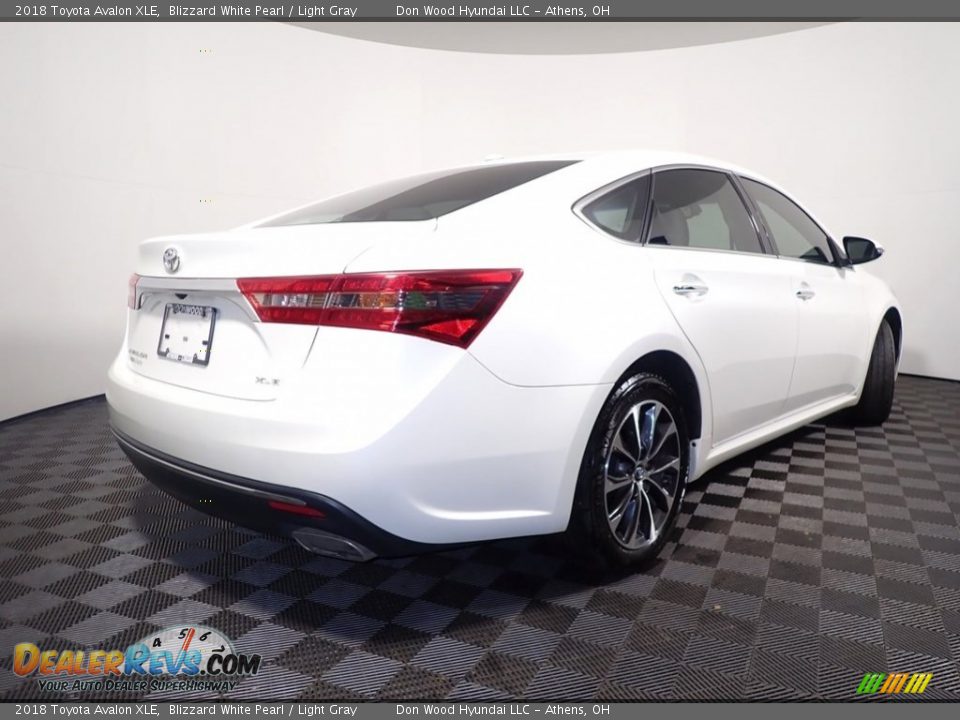 2018 Toyota Avalon XLE Blizzard White Pearl / Light Gray Photo #18