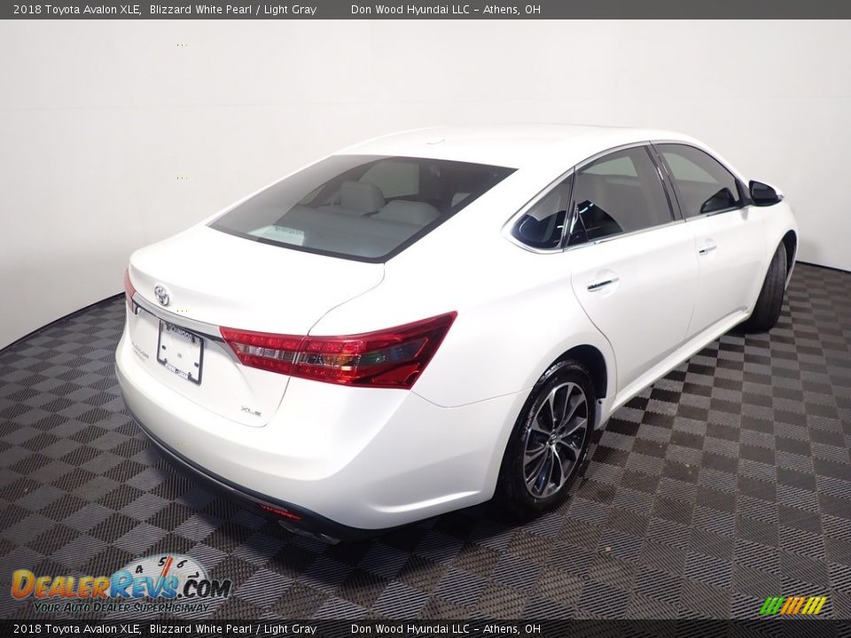 2018 Toyota Avalon XLE Blizzard White Pearl / Light Gray Photo #19