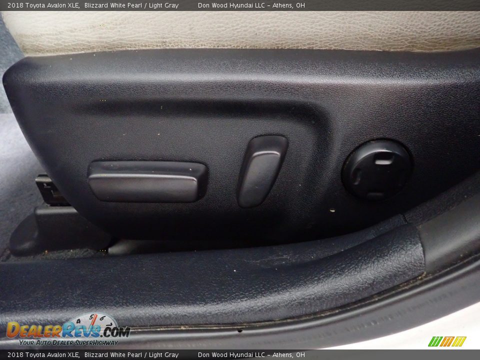 2018 Toyota Avalon XLE Blizzard White Pearl / Light Gray Photo #23