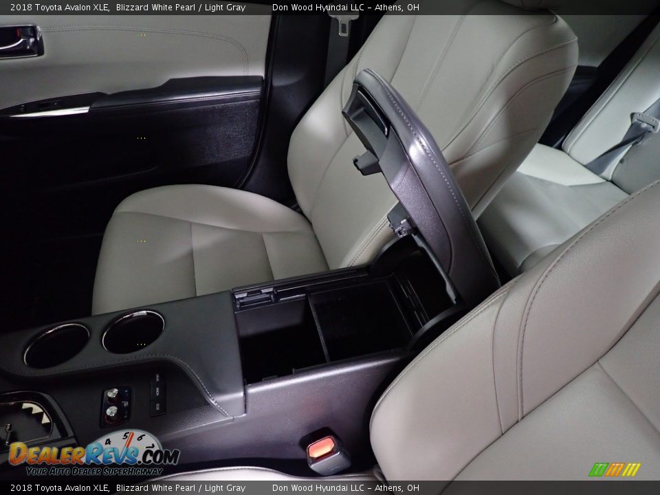2018 Toyota Avalon XLE Blizzard White Pearl / Light Gray Photo #33