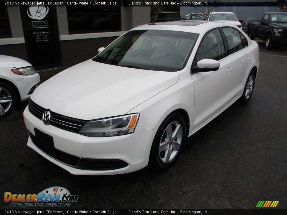 2013 Volkswagen Jetta TDI Sedan Candy White / Cornsilk Beige Photo #2