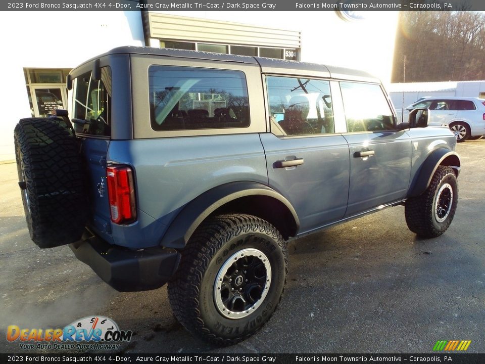 2023 Ford Bronco Sasquatch 4X4 4-Door Azure Gray Metallic Tri-Coat / Dark Space Gray Photo #2