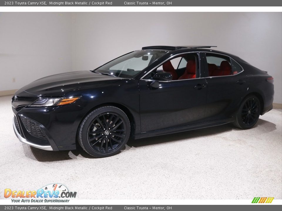 Front 3/4 View of 2023 Toyota Camry XSE Photo #3