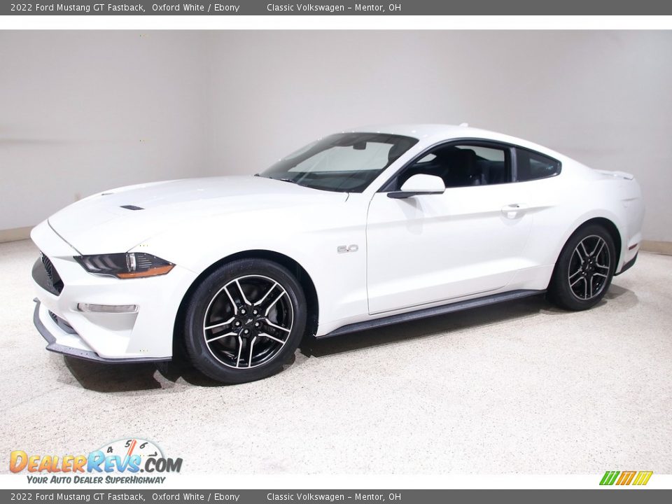 Front 3/4 View of 2022 Ford Mustang GT Fastback Photo #3