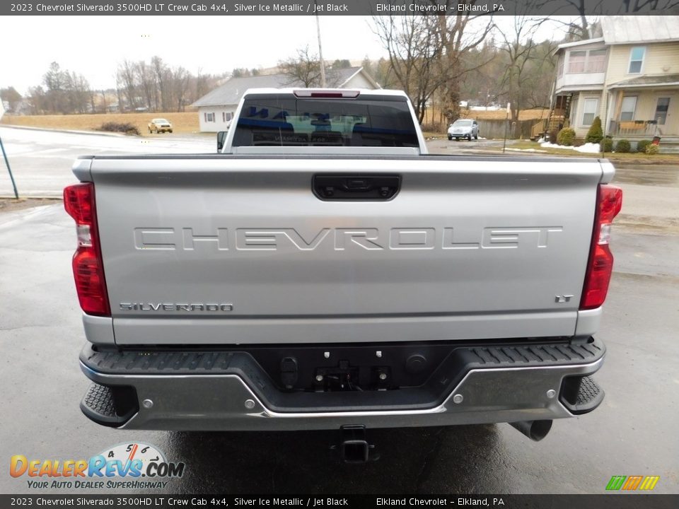 2023 Chevrolet Silverado 3500HD LT Crew Cab 4x4 Silver Ice Metallic / Jet Black Photo #10