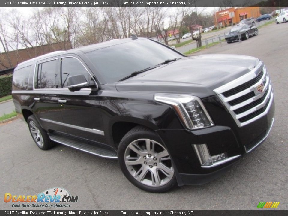 Front 3/4 View of 2017 Cadillac Escalade ESV Luxury Photo #3