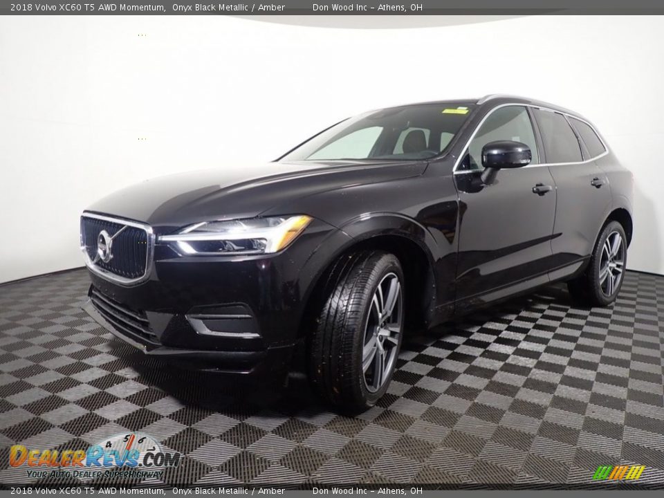 2018 Volvo XC60 T5 AWD Momentum Onyx Black Metallic / Amber Photo #9
