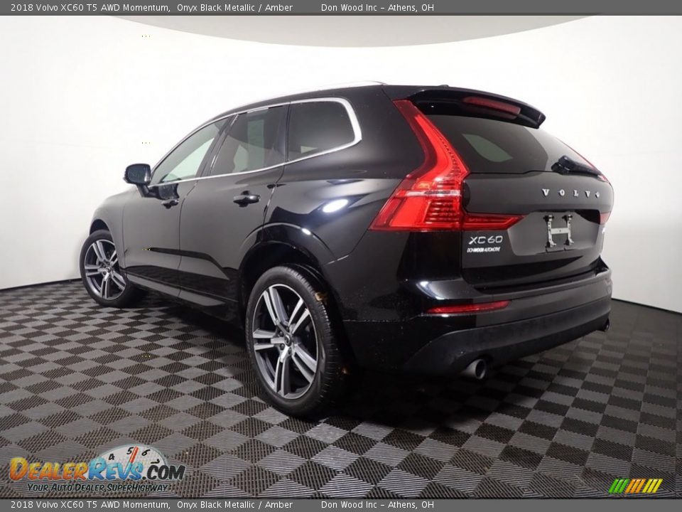 2018 Volvo XC60 T5 AWD Momentum Onyx Black Metallic / Amber Photo #11