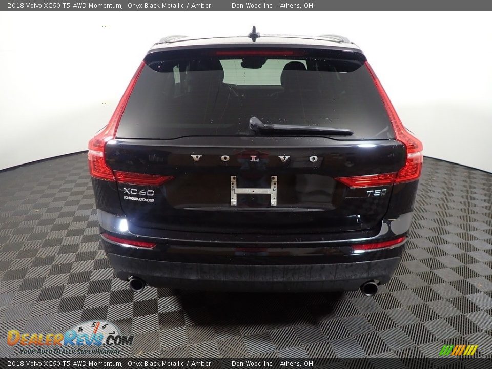2018 Volvo XC60 T5 AWD Momentum Onyx Black Metallic / Amber Photo #13