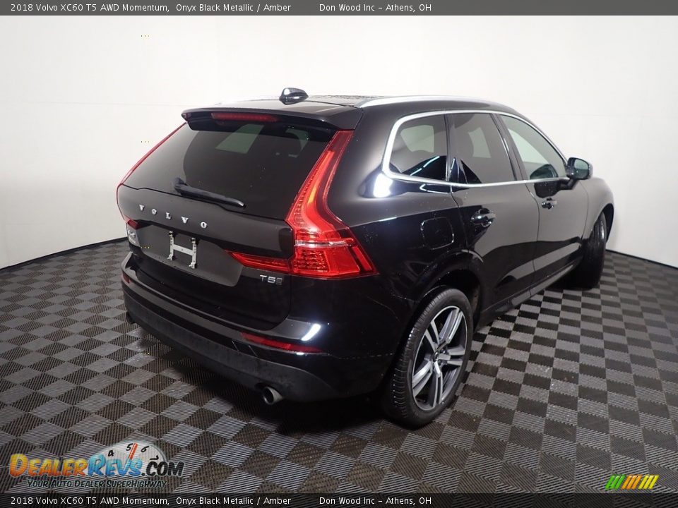 2018 Volvo XC60 T5 AWD Momentum Onyx Black Metallic / Amber Photo #18