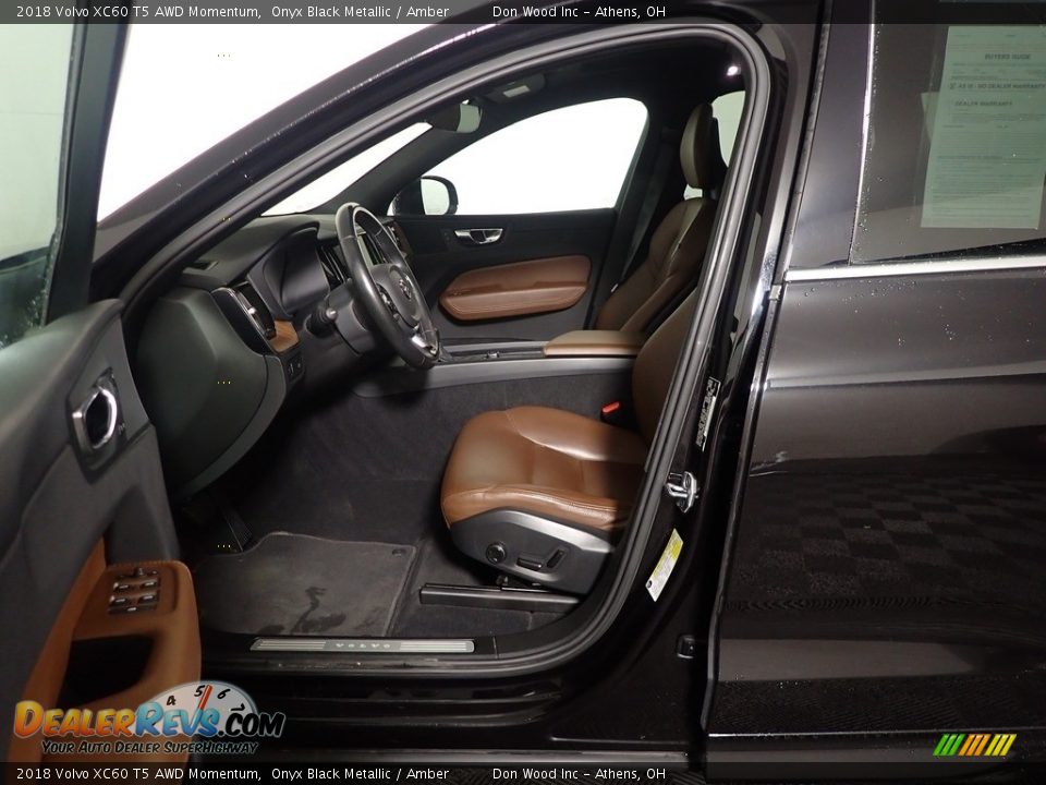 2018 Volvo XC60 T5 AWD Momentum Onyx Black Metallic / Amber Photo #21