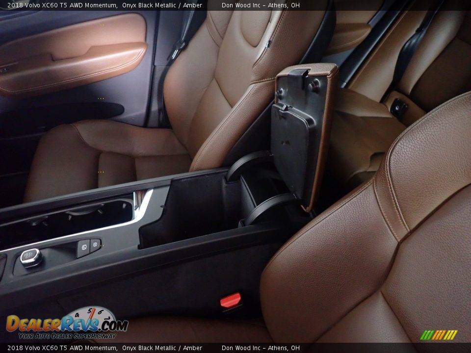2018 Volvo XC60 T5 AWD Momentum Onyx Black Metallic / Amber Photo #32