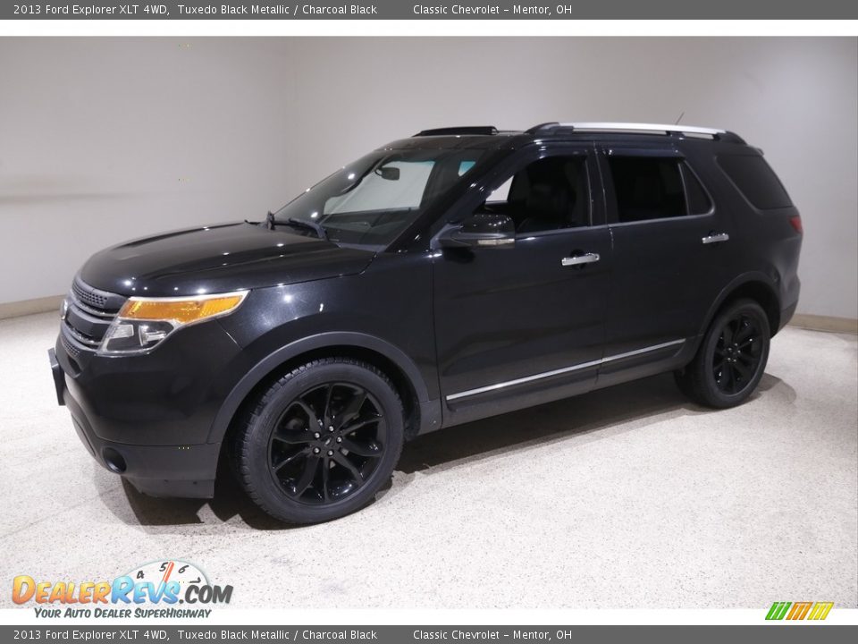 2013 Ford Explorer XLT 4WD Tuxedo Black Metallic / Charcoal Black Photo #3