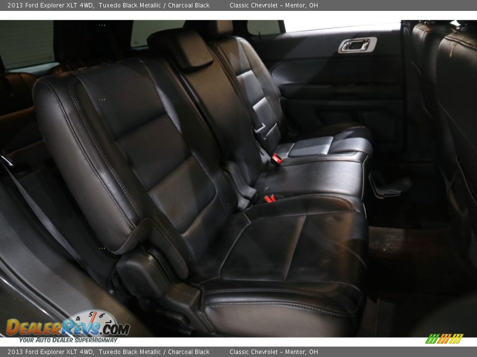 2013 Ford Explorer XLT 4WD Tuxedo Black Metallic / Charcoal Black Photo #17