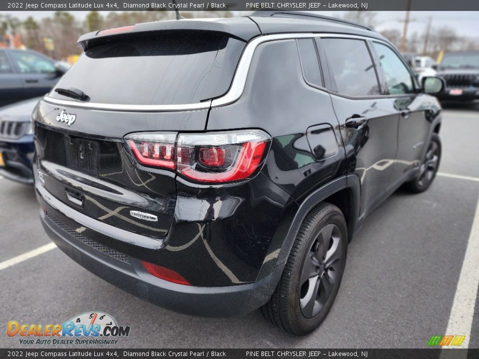 2022 Jeep Compass Latitude Lux 4x4 Diamond Black Crystal Pearl / Black Photo #4