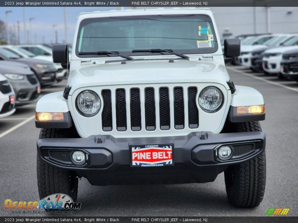 2023 Jeep Wrangler Unlimited Sahara 4x4 Bright White / Black Photo #2