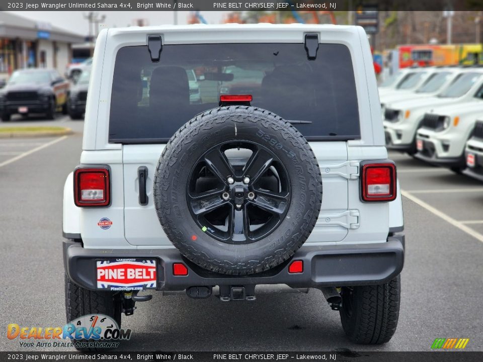 2023 Jeep Wrangler Unlimited Sahara 4x4 Bright White / Black Photo #6