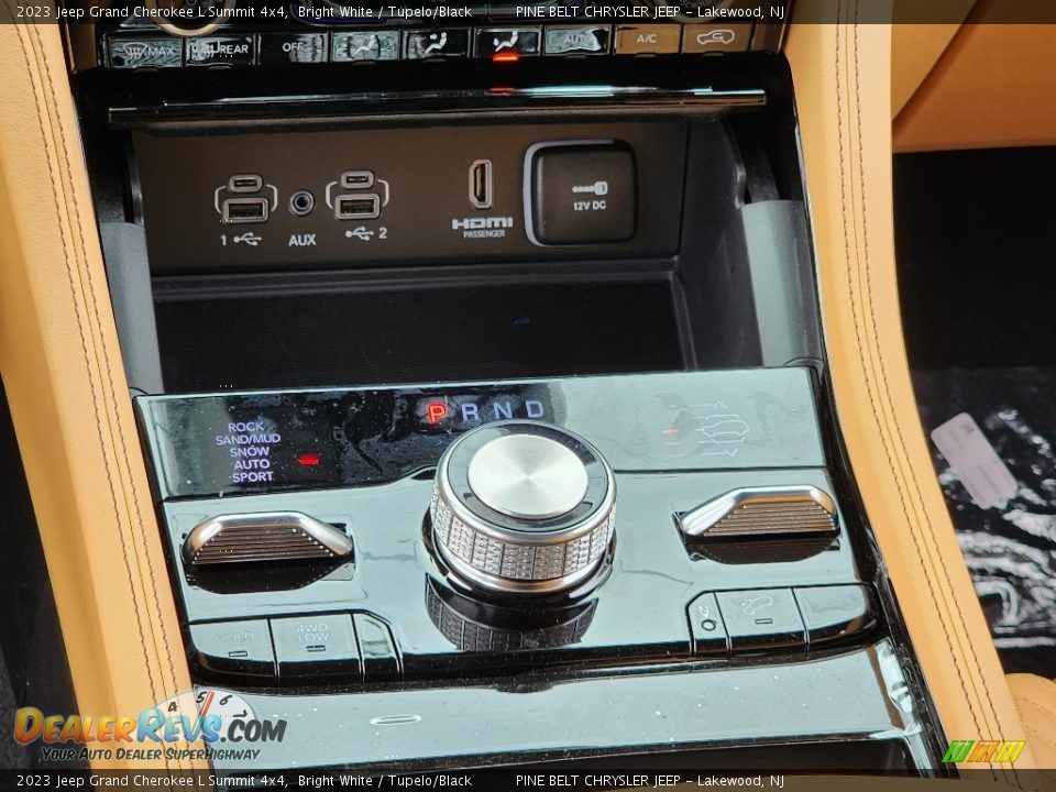 2023 Jeep Grand Cherokee L Summit 4x4 Shifter Photo #13