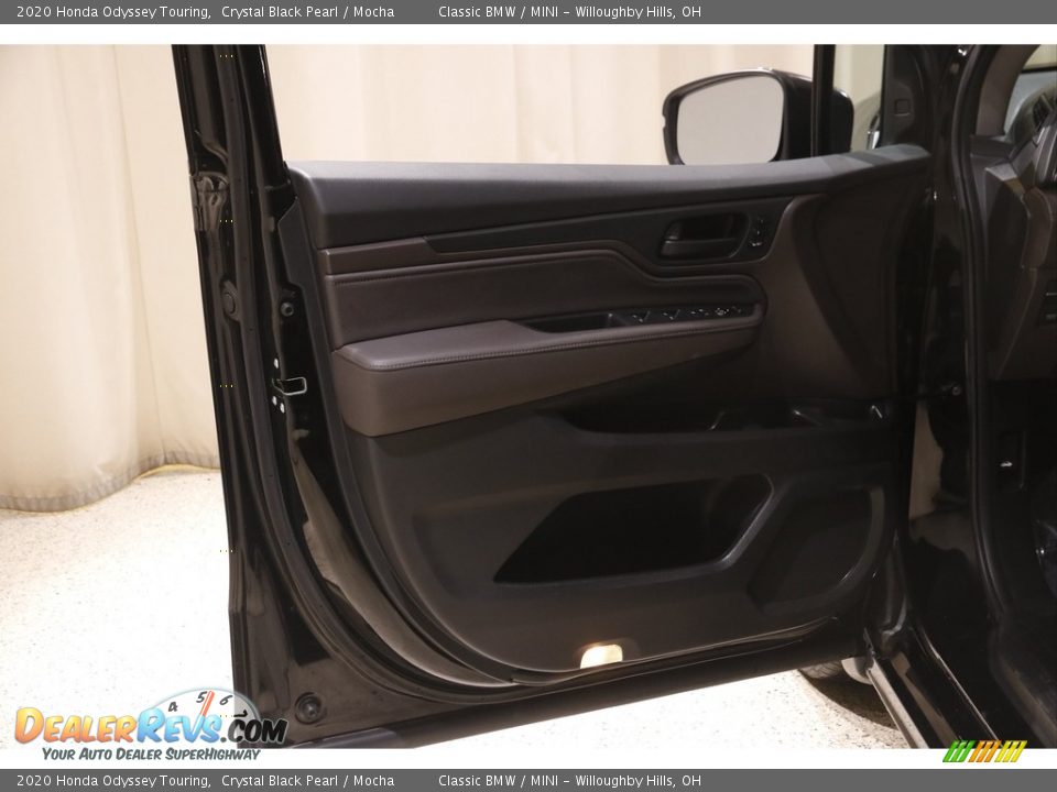 2020 Honda Odyssey Touring Crystal Black Pearl / Mocha Photo #4