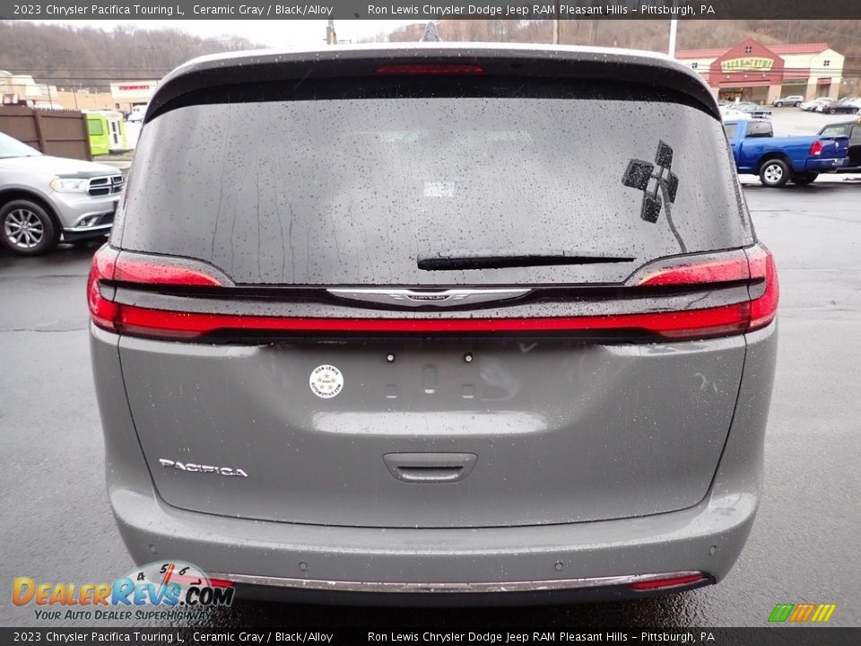 2023 Chrysler Pacifica Touring L Ceramic Gray / Black/Alloy Photo #4